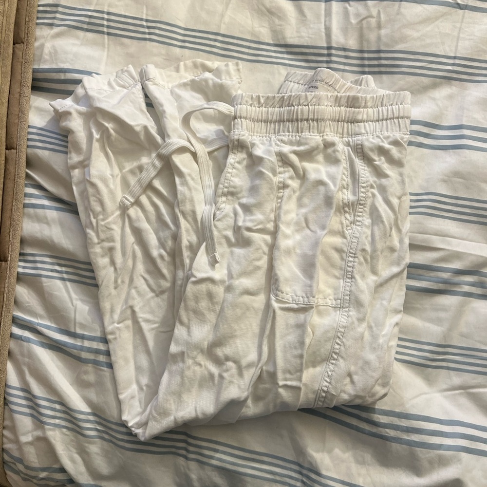 Maurice’s white linen type pant